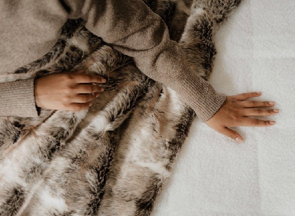 Dreamland heated faux fur throw hot sale